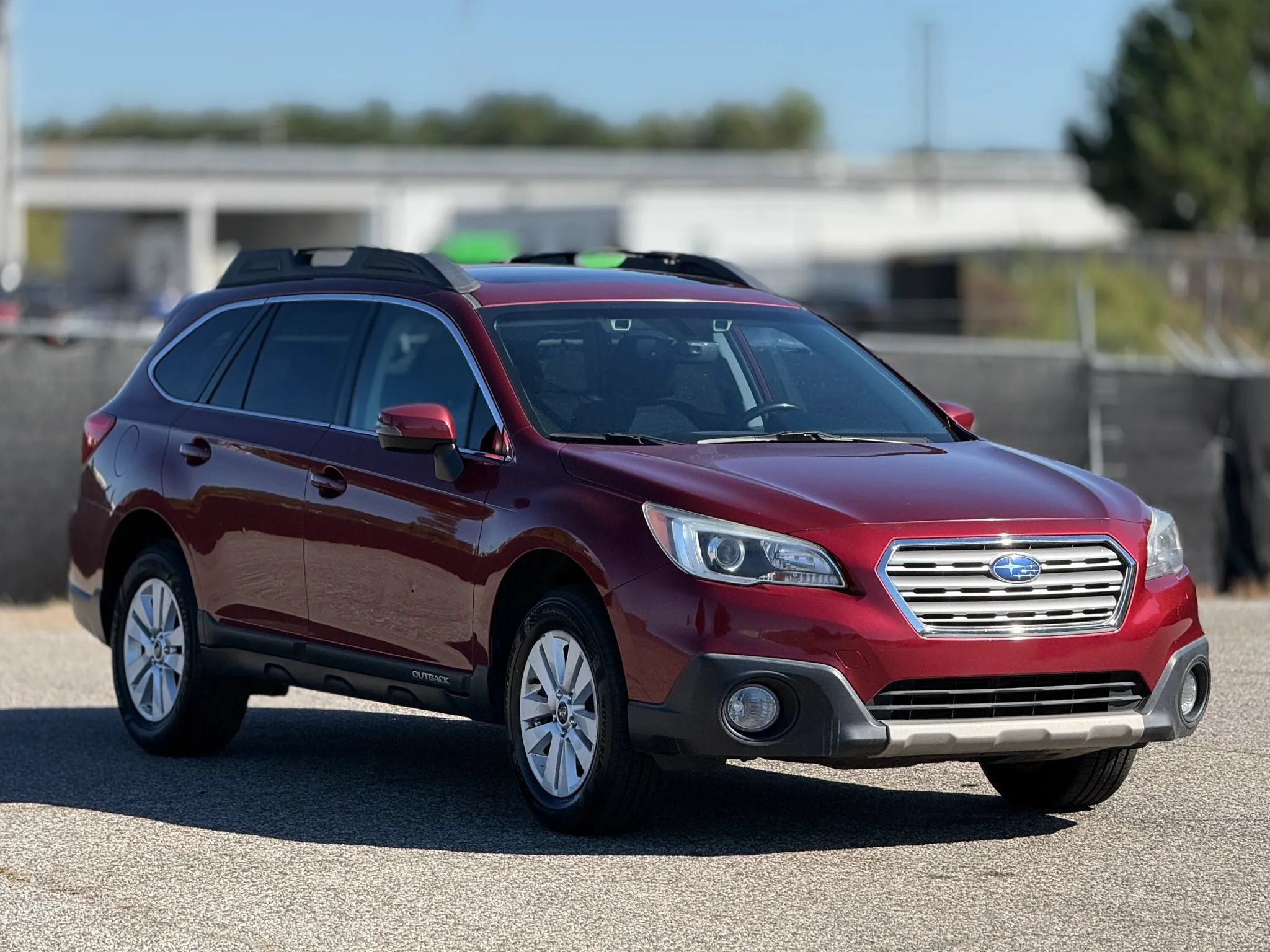 Used 2017 Subaru Outback 2.5i Premium AWD/4WD image 1