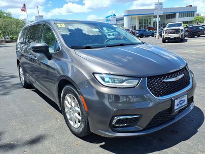Used 2023 Chrysler Pacifica Touring-L