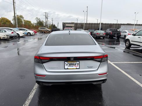 Used 2023 Honda Accord Touring image 5