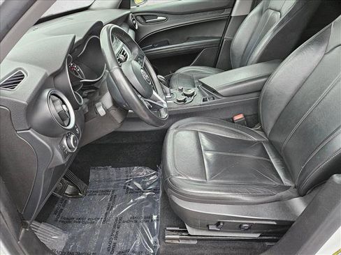 Used 2019 Alfa Romeo Stelvio image 9