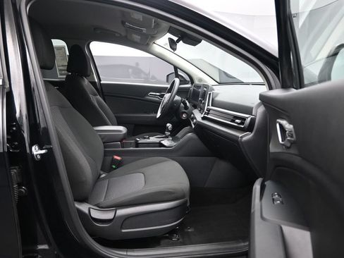 Used 2025 Kia Sportage LX AWD/4WD image 29