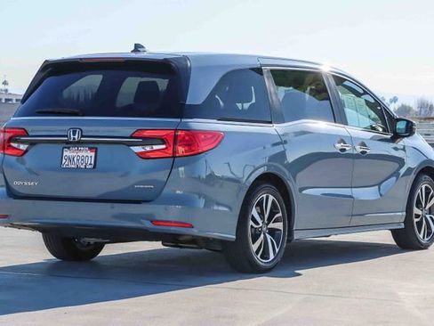 Certified 2024 Honda Odyssey Touring image 8