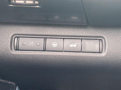 Used 2024 Nissan Pathfinder SL AWD/4WD image 38
