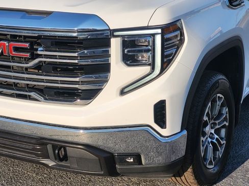 Used 2024 GMC Sierra 1500 SLT image 7