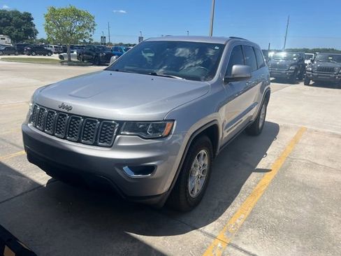 Used 2018 Jeep Grand Cherokee Laredo image 23