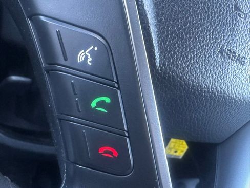 Used 2013 Hyundai Santa Fe GLS image 24