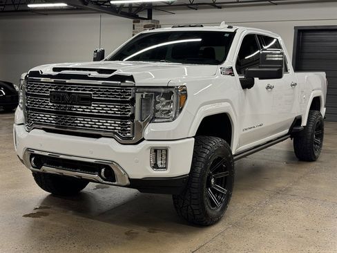 Used 2022 GMC Sierra 2500 Denali w/ Denali Ultimate Package AWD/4WD image 3