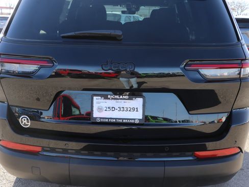 New 2025 Jeep Grand Cherokee L Laredo image 6