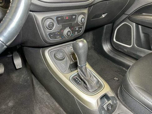 Used 2019 Jeep Compass Latitude w/ Popular Equipment Group AWD/4WD image 30