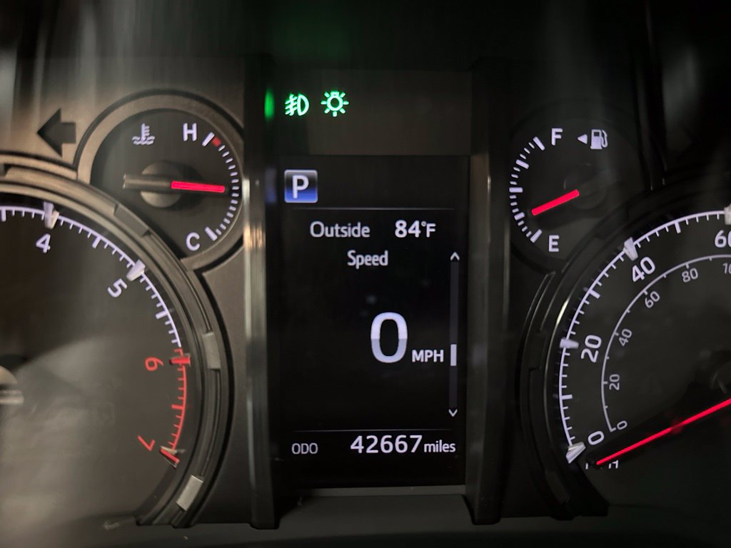 Used 2022 Toyota 4Runner SR5 Premium w/ Moonroof Package AWD/4WD image 27