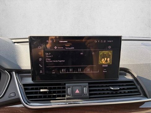 Used 2024 Audi Q5 e Prestige w/ Prestige Package AWD/4WD image 11