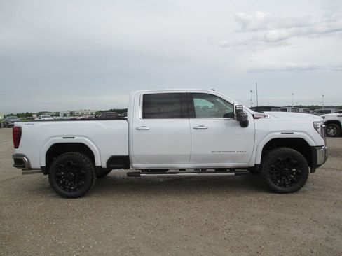 New 2026 GMC Sierra 2500 SLT w/ SLT Premium Package AWD/4WD image 3