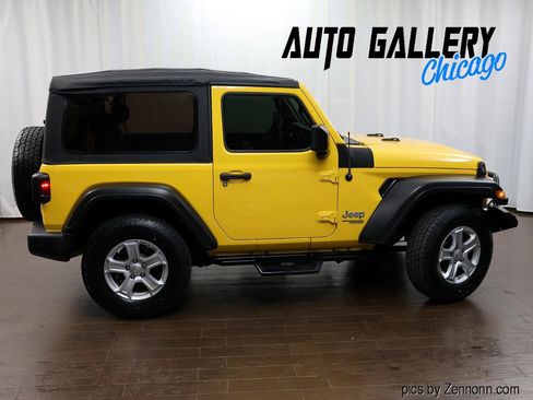 Used 2019 Jeep Wrangler Sport AWD/4WD image 7
