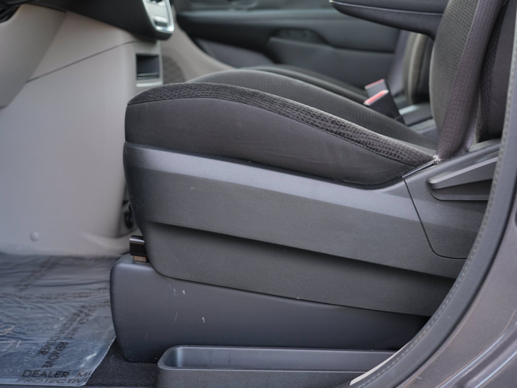Used 2018 Dodge Grand Caravan SE w/ UConnect Hands-Free Group FWD image 16