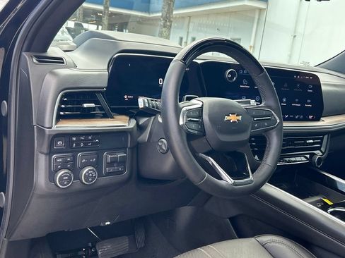 Used 2025 Chevrolet Tahoe High Country AWD/4WD image 37