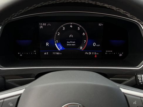 Used 2023 Volkswagen Tiguan SE image 11