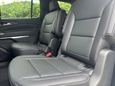 New 2026 Chevrolet Traverse LT w/ Midnight/Sport Edition AWD/4WD image 24