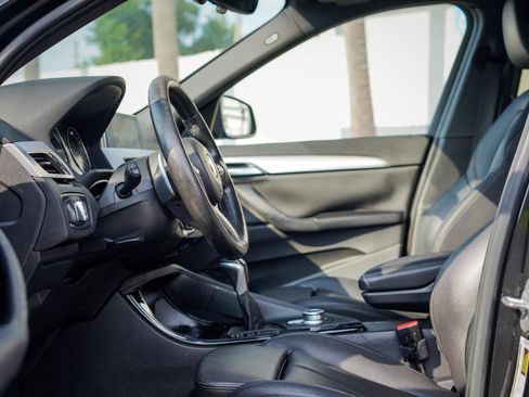 Used 2019 BMW X1 sDrive28i w/ M Sport Package FWD image 7