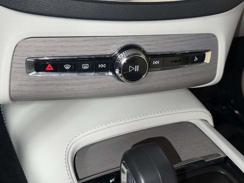 Used 2025 Volvo XC90 T8 Plus AWD/4WD image 26