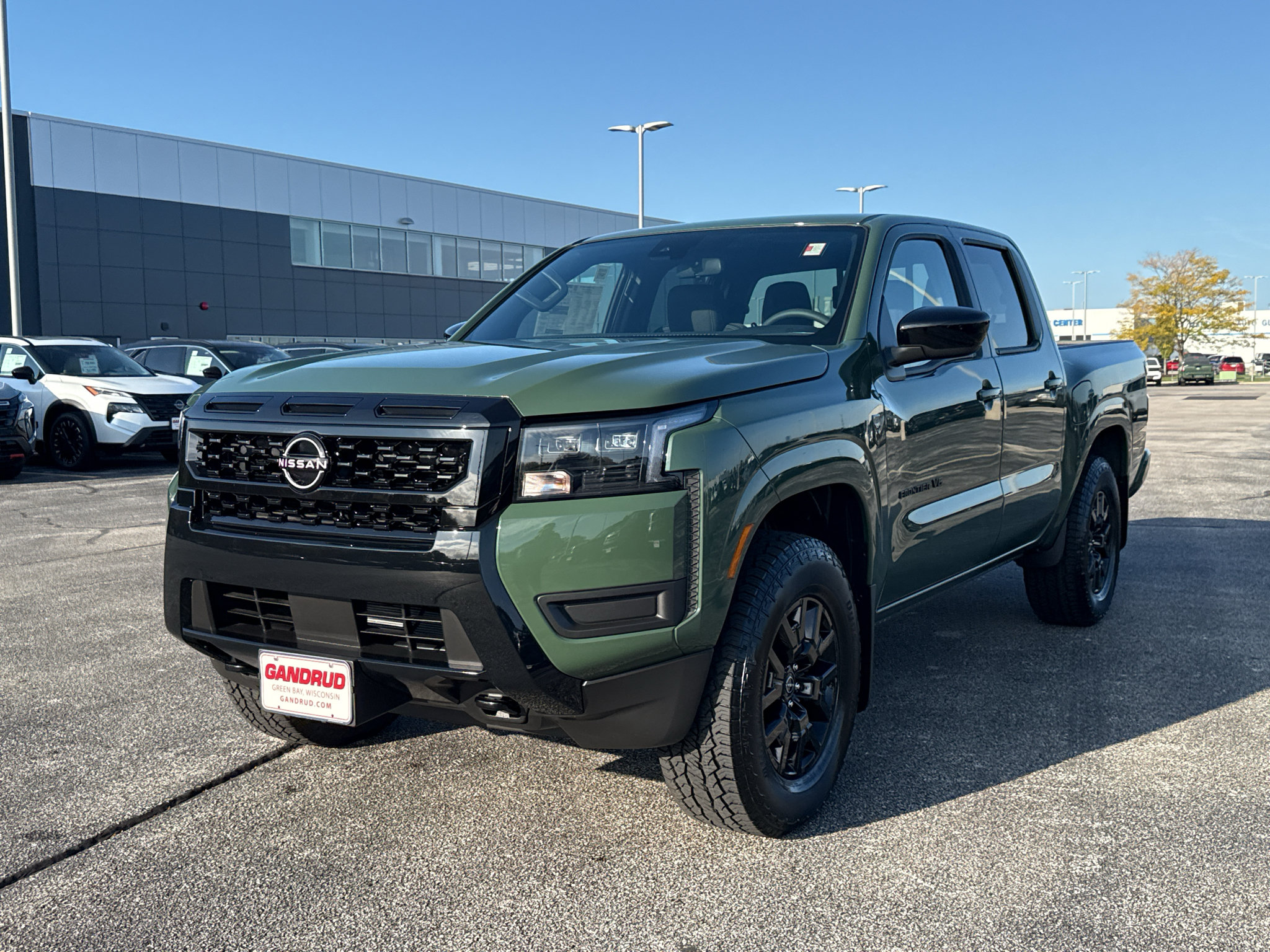 New 2027 Nissan Frontier SV w/ SV Convenience Package AWD/4WD image 2