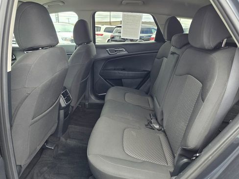 Used 2023 Kia Sportage LX AWD/4WD image 16