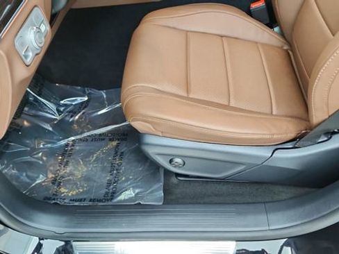 Used 2025 Mercedes-Benz GLE 450e 4MATIC image 34