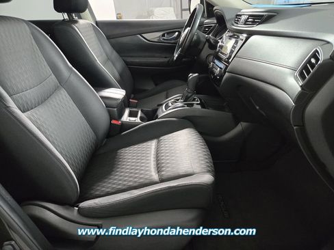 Used 2017 Nissan Rogue SV image 21