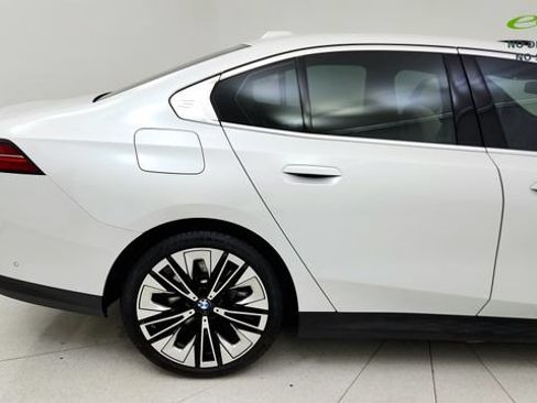 Used 2026 BMW 540i xDrive AWD/4WD image 30