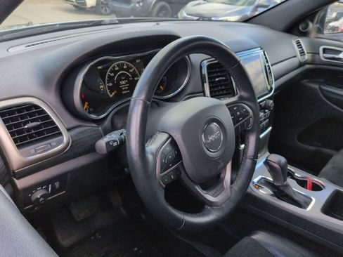 Used 2021 Jeep Grand Cherokee Laredo X image 10