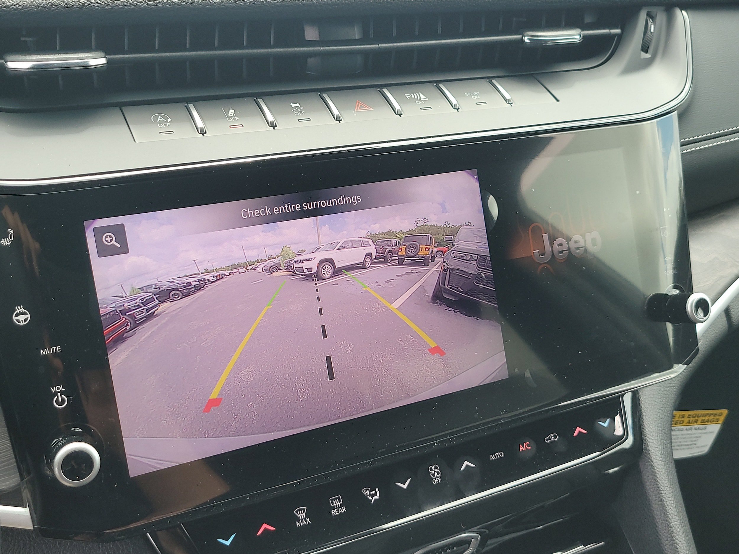 New 2027 Jeep Grand Cherokee Altitude RWD image 18