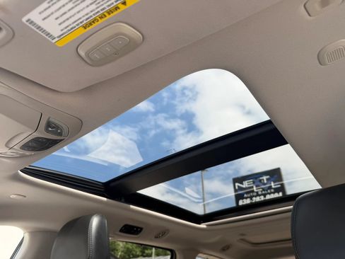 Used 2018 Chrysler Pacifica Limited FWD image 34