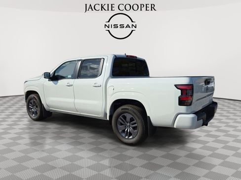 New 2025 Nissan Frontier SV w/ SV Convenience Package RWD image 3