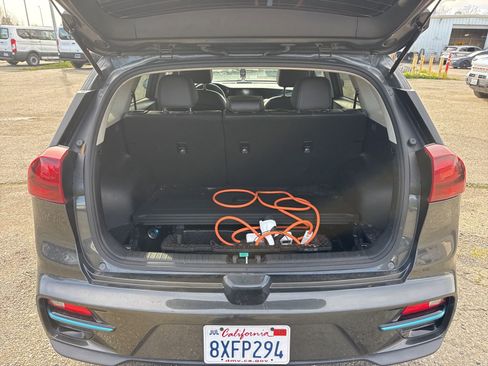 Used 2021 Kia Niro EX image 5