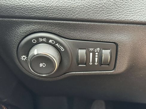 Used 2019 Jeep Compass Limited AWD/4WD image 28