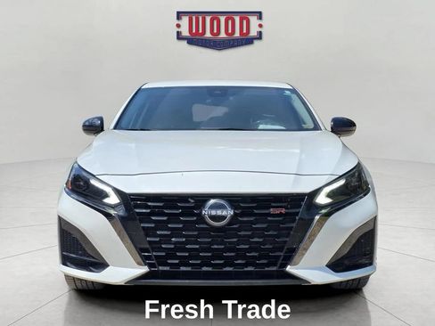 Used 2024 Nissan Altima 2.5 SR FWD image 2