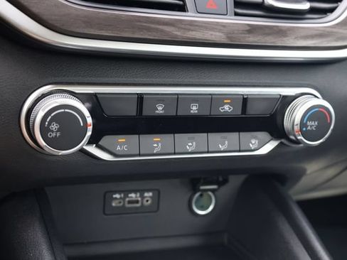 Used 2025 Nissan Altima 2.5 SV AWD/4WD image 22