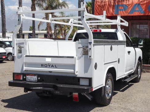 Used 2024 RAM 2500 Tradesman w/ Chrome Appearance Group RWD image 10
