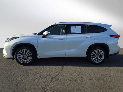 Used 2023 Toyota Highlander Platinum image 6