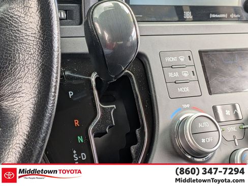 Certified 2019 Toyota Sienna SE w/ SE Preferred Package image 28