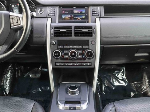 Used 2018 Land Rover Discovery Sport HSE image 13