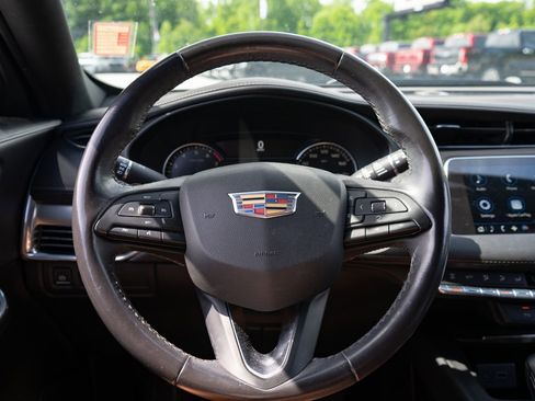 Used 2019 Cadillac XT4 Premium Luxury FWD image 28