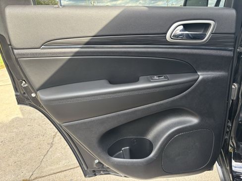 Used 2022 Jeep Grand Cherokee Limited w/ Technology Group image 21