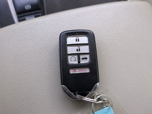 Used 2019 Honda Accord Touring image 29