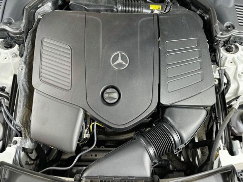 Used 2025 Mercedes-Benz C 300 4MATIC Sedan image 33