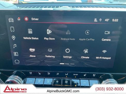 Used 2024 GMC Canyon Denali image 16