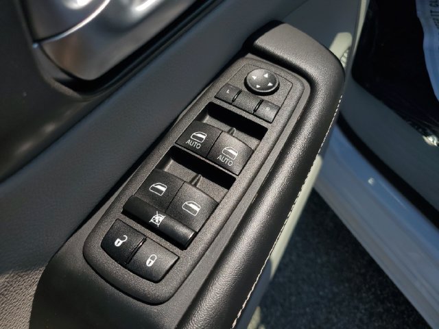 Certified 2024 Chrysler Pacifica Touring-L AWD/4WD image 23