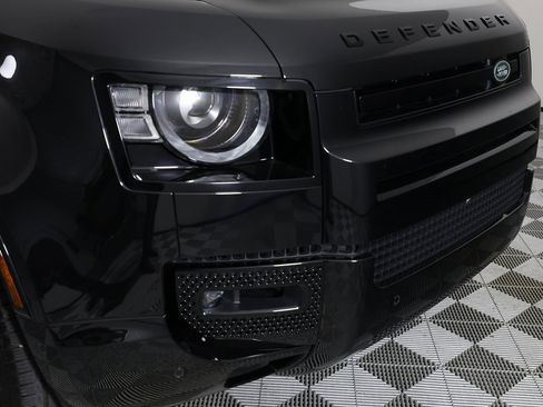 Used 2024 Land Rover Defender 90 V8 image 42