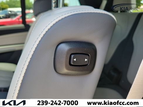 Used 2024 BMW ALPINA XB7 AWD/4WD image 18