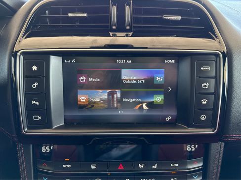 Used 2018 Jaguar F-PACE R-Sport image 15