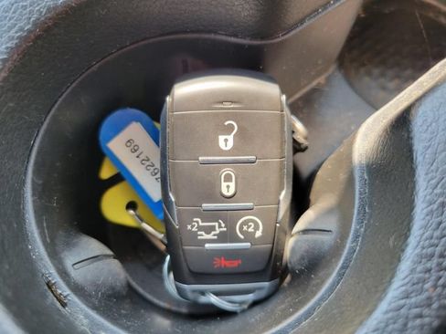 Used 2020 RAM 1500 Laramie AWD/4WD image 8